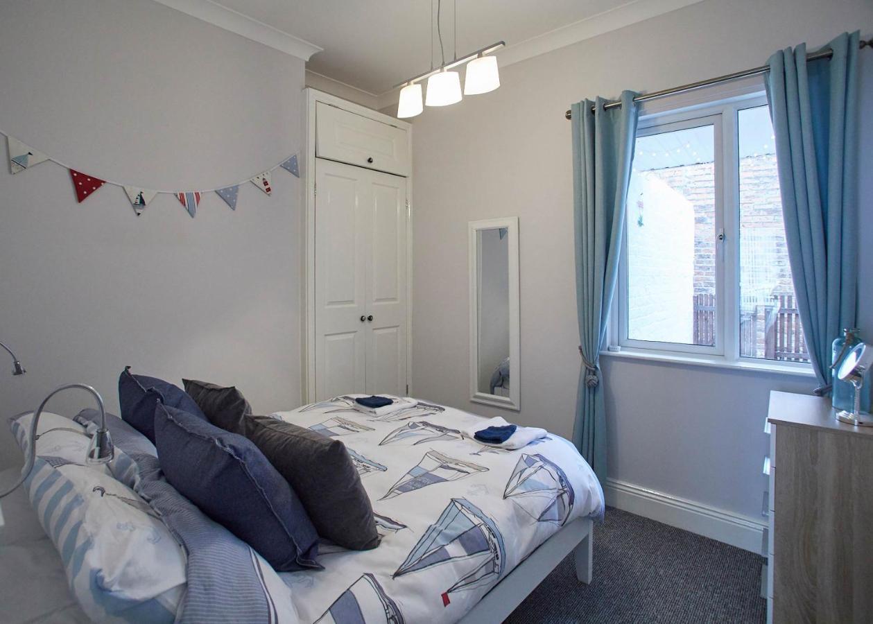 Host & Stay - The First Port Of Call 휫비 외부 사진